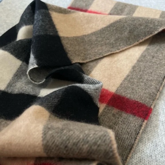Burberry Printed Cashmere Scarf, Like New - Picture 2 of 9